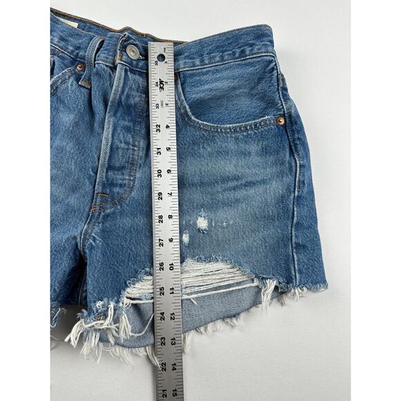Levi's 501 Cutoff Mid-Rise Button Fly Raw Hem Denim Shorts Distressed size W26 - Picture 10 of 12